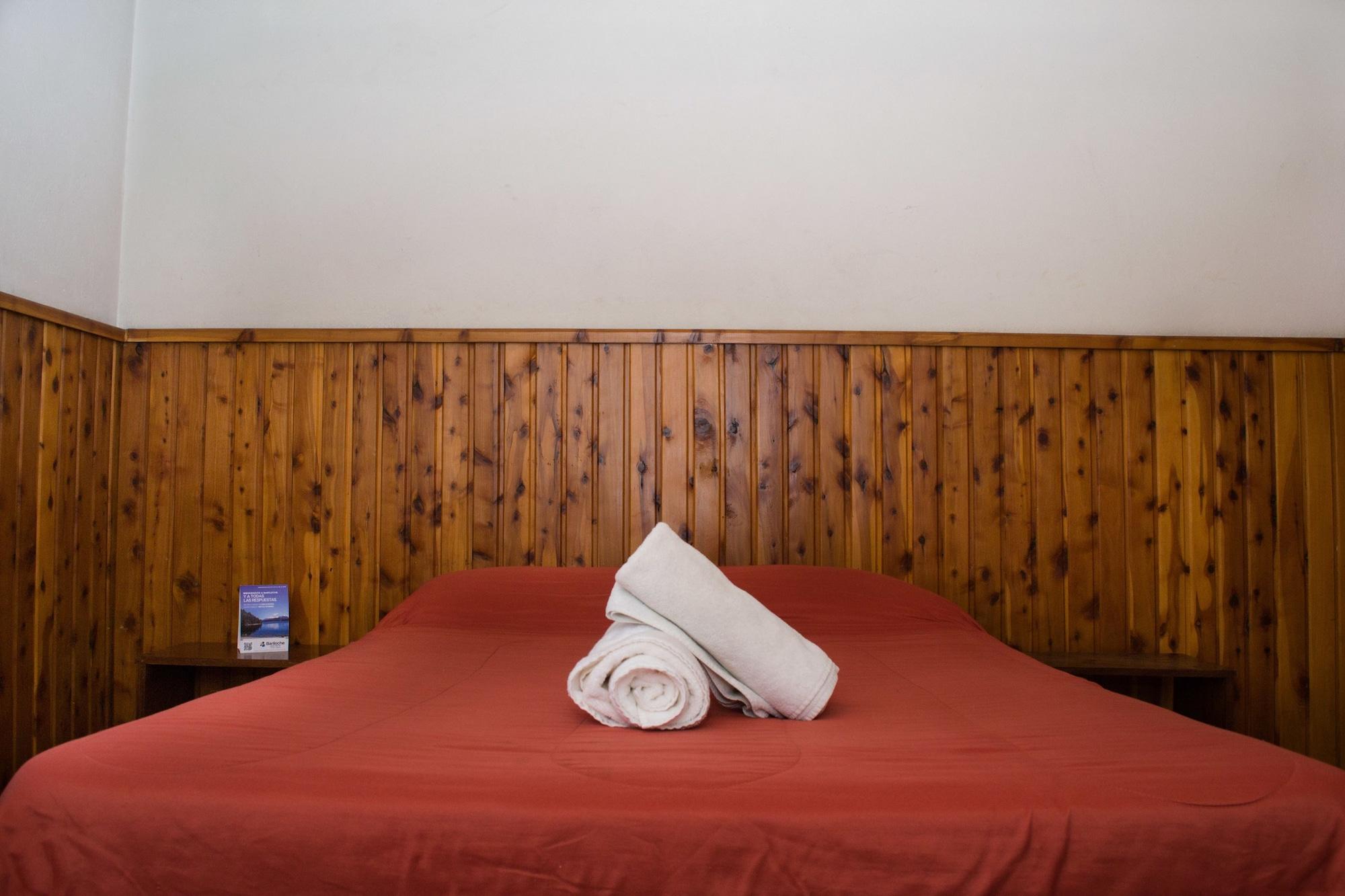 Hostel Inn Bariloche (Adults Only) Bagian luar foto