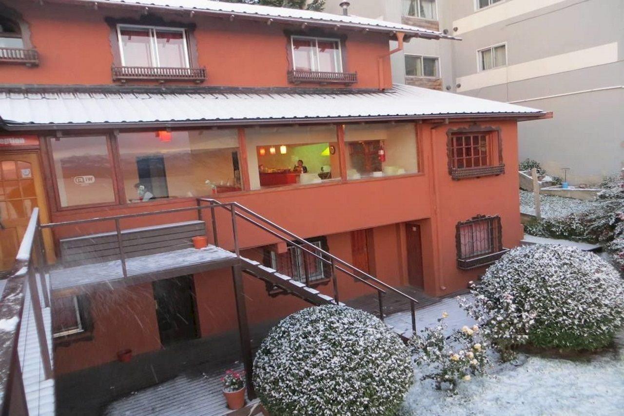 Hostel Inn Bariloche (Adults Only) Bagian luar foto