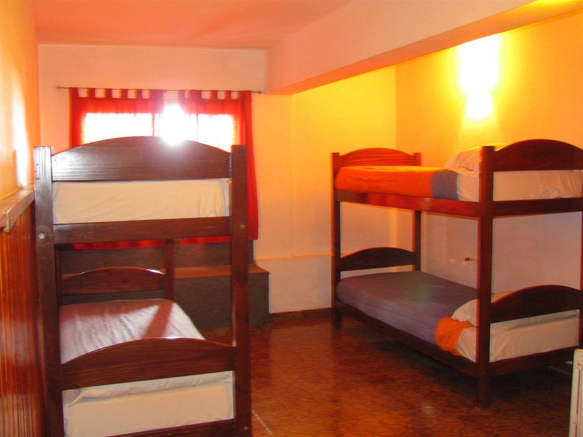 Hostel Inn Bariloche (Adults Only) Bagian luar foto